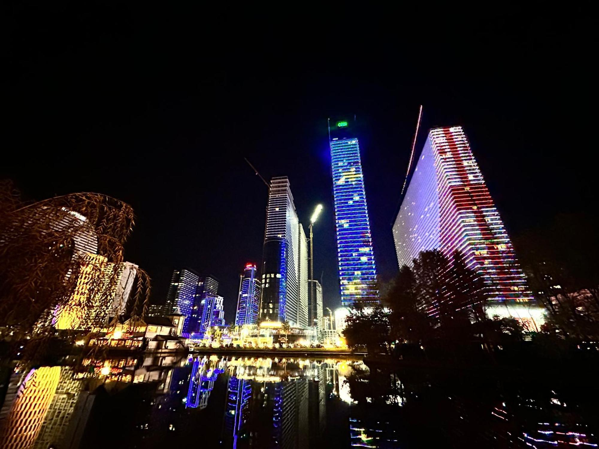 Orbi Lux Studio Batumi Luaran gambar
